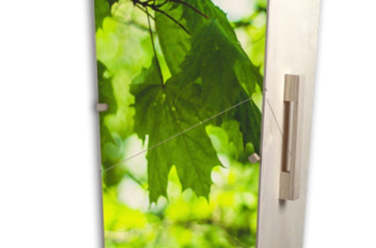https://bestattungsportal-production.imgix.net/product_images/1017/YOURSTORY-coffin-with-picture-spring-green-leaves.jpg?ixlib=php-3.3.1