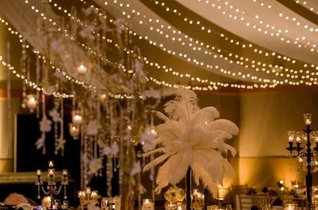 https://bestattungsportal-production.imgix.net/product_images/1190/The-Great-Gatsby-Wedding-of-Dreams---FaveCrafts.jpeg?ixlib=php-3.3.1