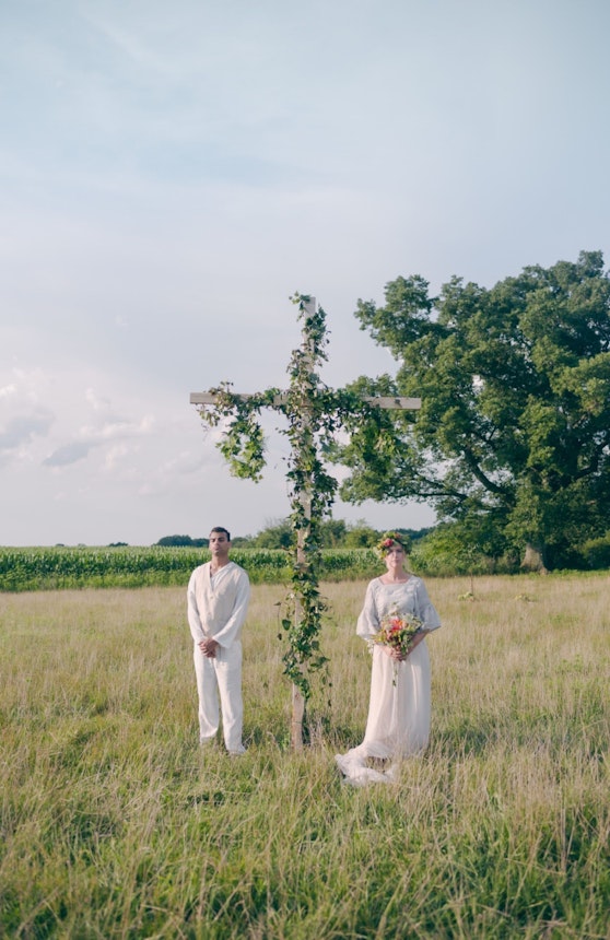 https://bestattungsportal-production.imgix.net/product_images/1604/A-Midsommar-Inspired-Elopement-That-Will-Have-You-Binging-The-Movie---Creative-Weddings-Blog.jpeg?ixlib=php-3.3.1