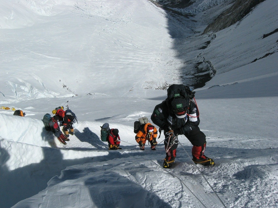 https://bestattungsportal-production.imgix.net/product_images/1645/mount-everest-89590_1280-Kopie.jpg?ixlib=php-3.3.1