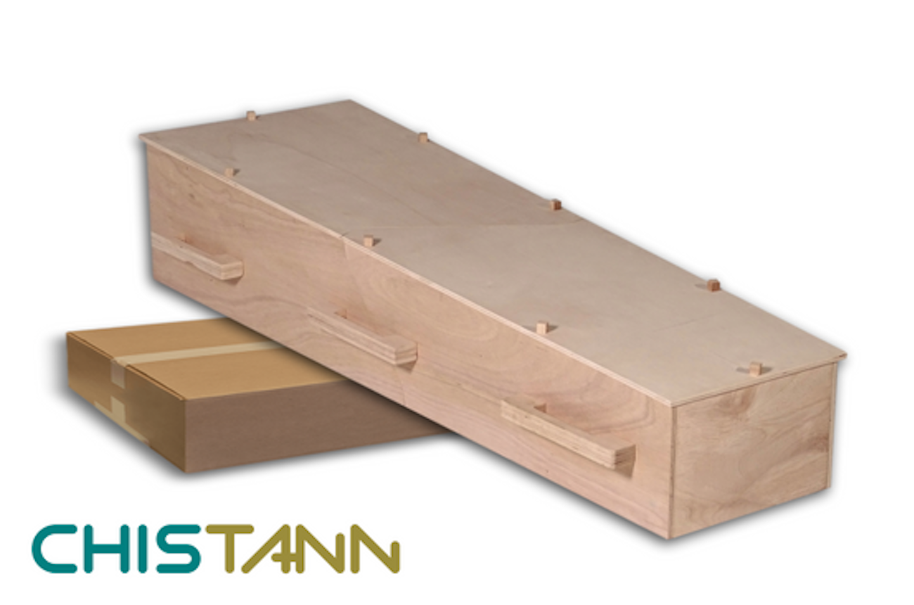 https://bestattungsportal-production.imgix.net/product_images/1740/CHISTANN-S-DIY-coffin-in-a-box.png?ixlib=php-3.3.1