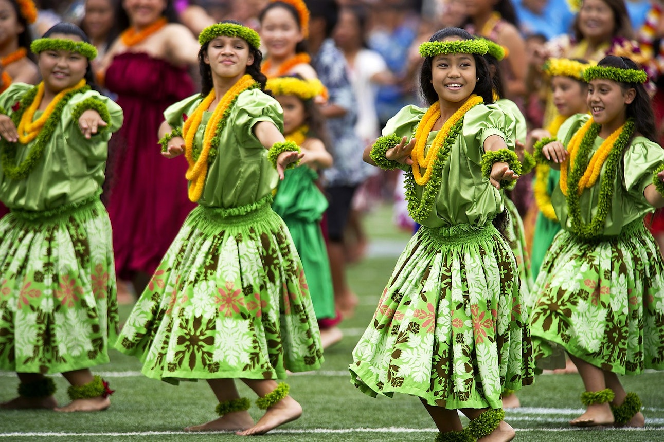 https://bestattungsportal-production.imgix.net/product_images/2403/hawaiian-hula-dancers-377653_1280.jpg?ixlib=php-3.3.1