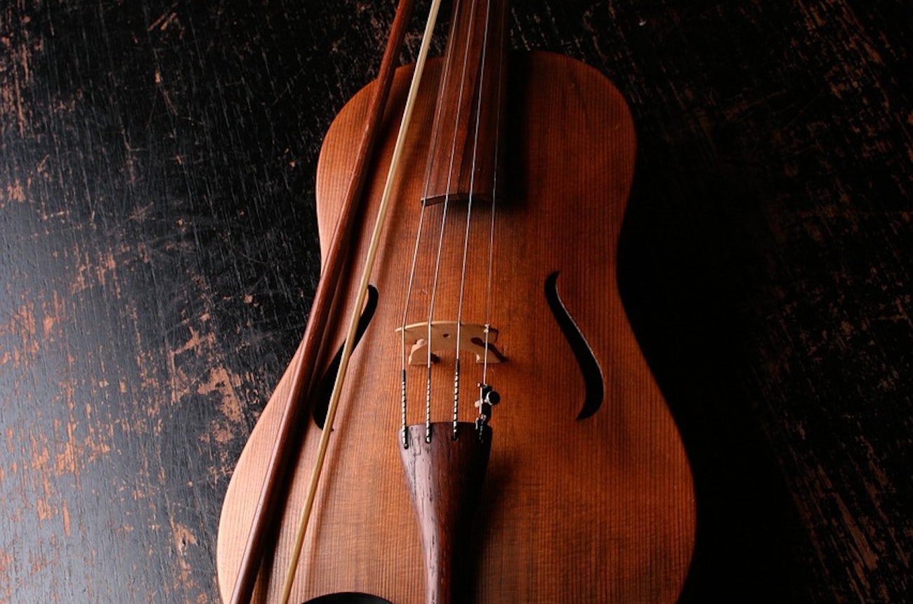 https://bestattungsportal-production.imgix.net/product_images/2574/violin-924349_1280.jpg?ixlib=php-3.3.1