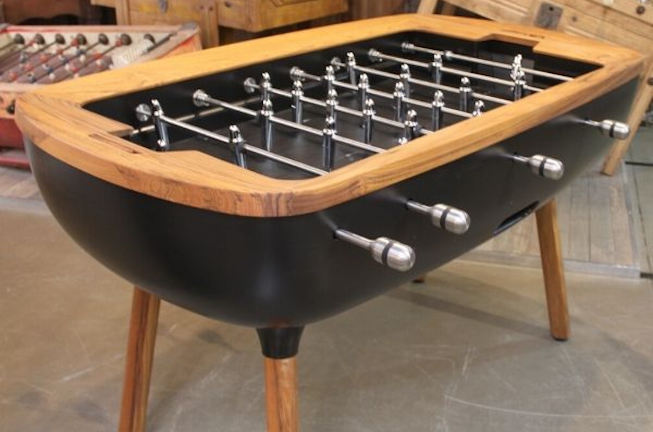 https://bestattungsportal-production.imgix.net/product_images/409/Pure-outdoor-table-football-Toulet.jpg?ixlib=php-3.3.1
